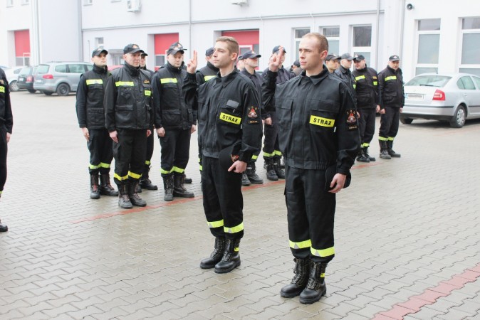 Uroczyste ślubowanie strażaków