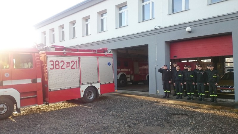 Uroczyste podniesienie flagi państwowej