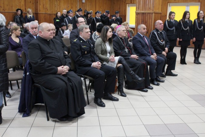 Uroczyste przekazanie samochodu dla OSP Pruszyn