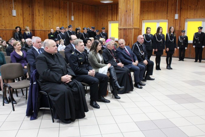 Uroczyste przekazanie samochodu dla OSP Pruszyn