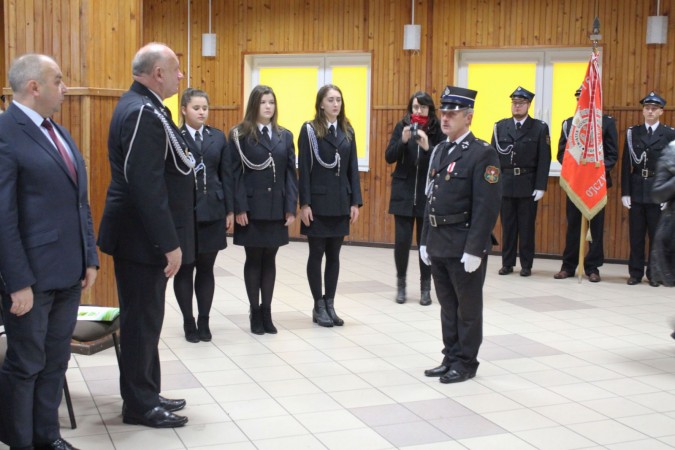 Uroczyste przekazanie samochodu dla OSP Pruszyn