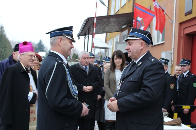 Uroczyste przekazanie samochodu dla OSP Pruszyn