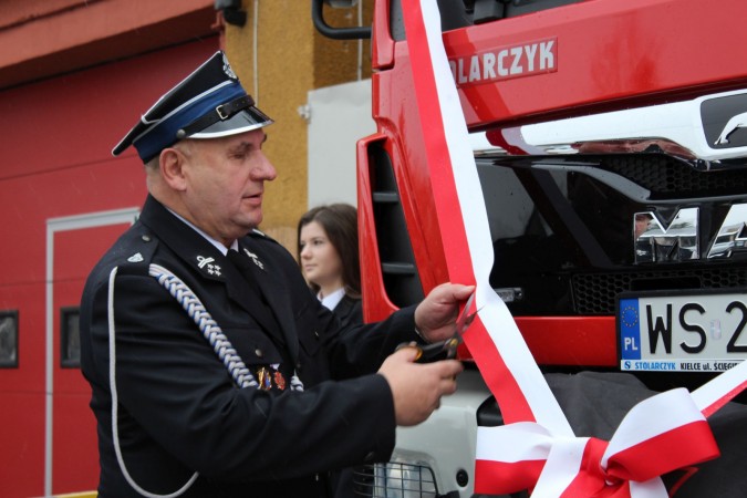 Uroczyste przekazanie samochodu dla OSP Pruszyn