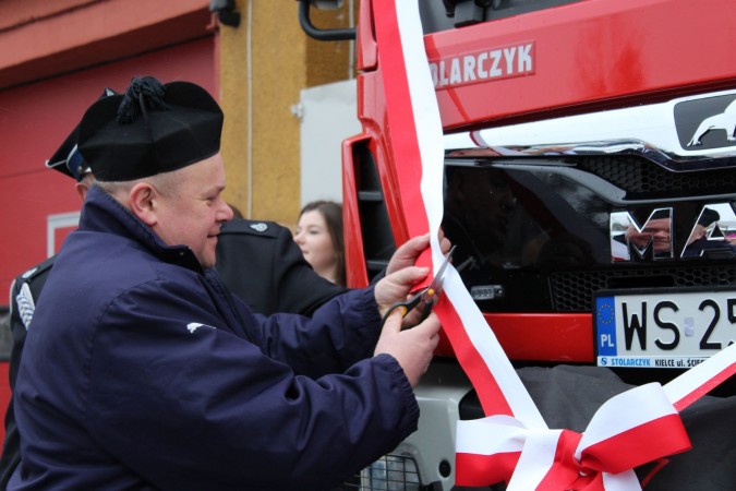Uroczyste przekazanie samochodu dla OSP Pruszyn