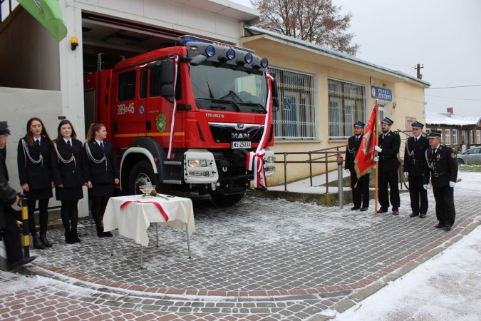 Uroczyste przekazanie samochodu dla OSP Pruszyn