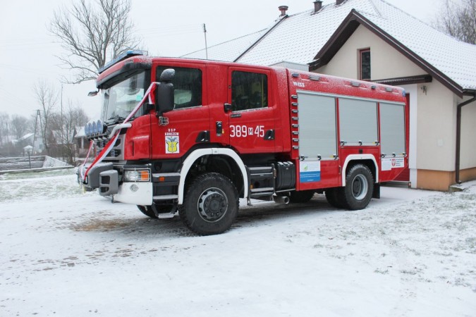Uroczystość przekazania samochodu dla OSP Korczew