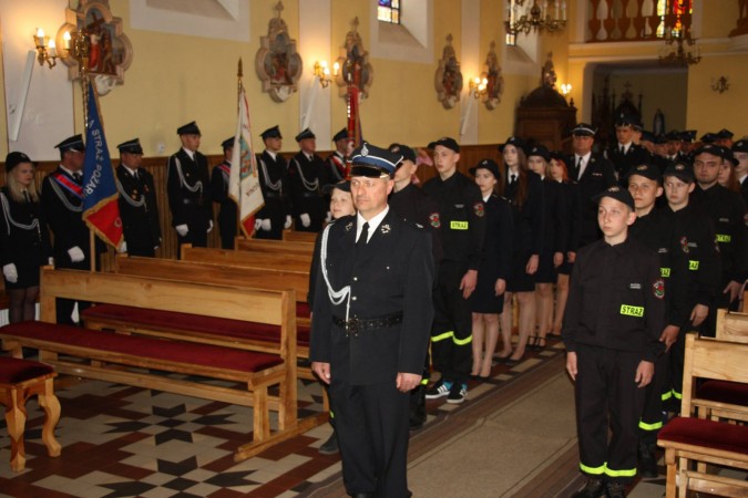 Uroczystość przekazania samochodu dla OSP Przywory Duże