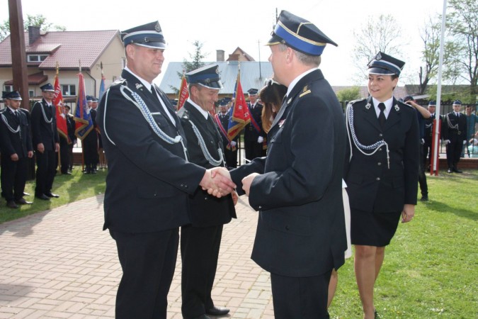 Uroczystość przekazania samochodu dla OSP Przywory Duże