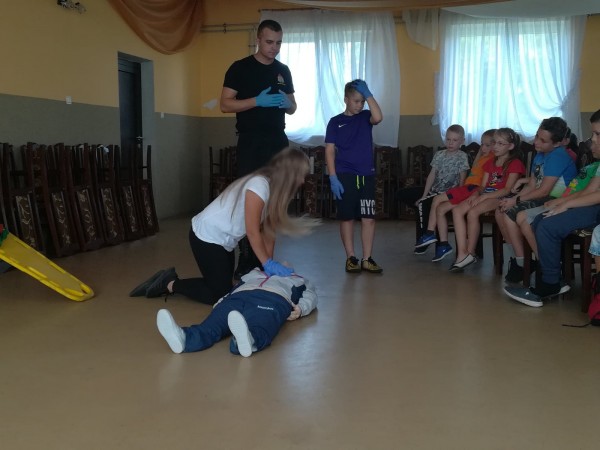 Wakacyjne spotkania ze strażakami