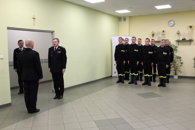 Uroczyste ślubowanie strażaków PSP
