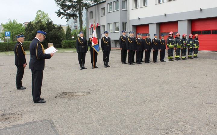 Uroczyste podniesienie flagi państwowej 