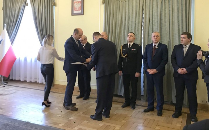 Srebrny Krzyż Zasługi dla mł. bryg. Wojciecha Jurzyka