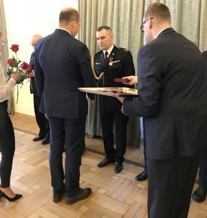Srebrny Krzyż Zasługi dla mł. bryg. Wojciecha Jurzyka