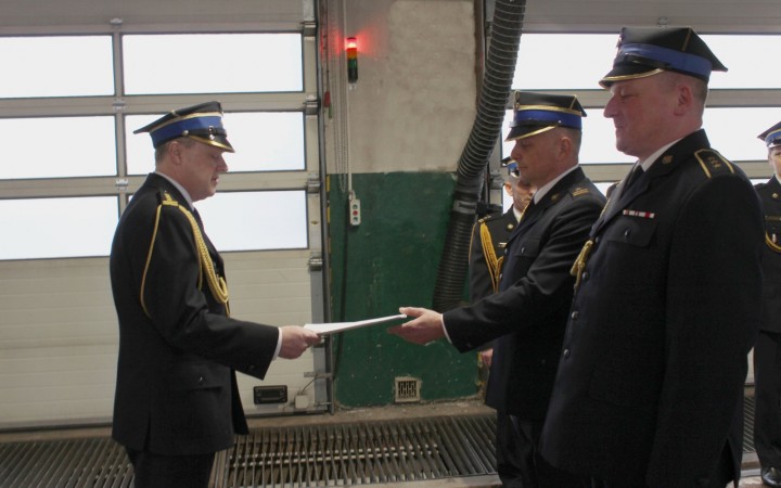 Uroczyste zakończenie służby M. Mokickiego i A. Jasińskiego