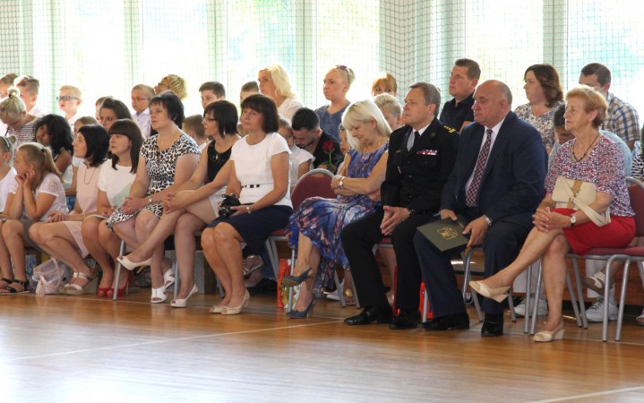 Przekazanie apteczki dla ZOW w Białkach