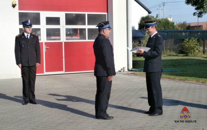 Uroczysta zmiana służby w JRG nr 2